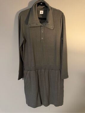 Cabi 2025 Blue/Gray Haven Long Sleeve Knit Dress. Easy fit, drop waist. Pockets.